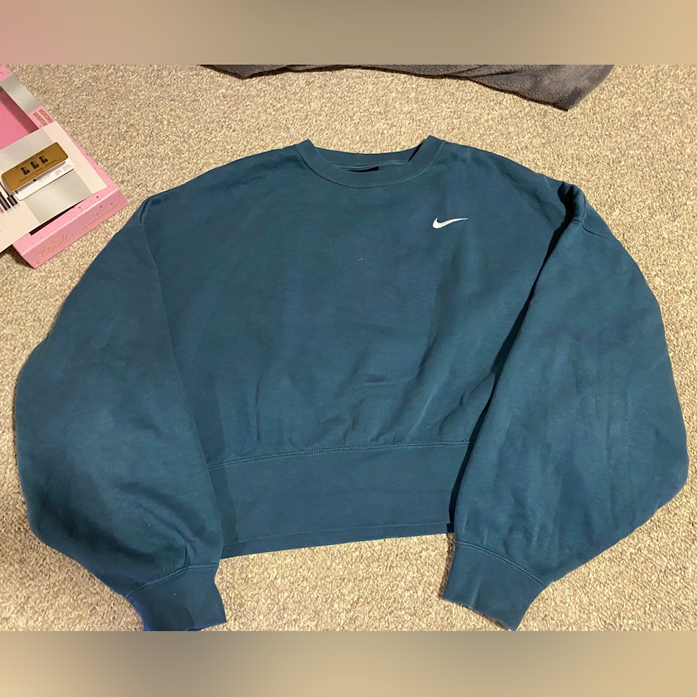 Nike Blue Sportswear Essential Cropped Sweatshirt